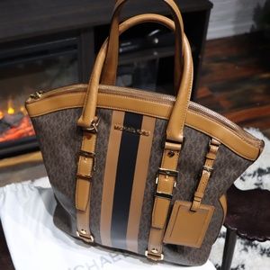 Michael Kors Bedford Travel LG Dome Tote